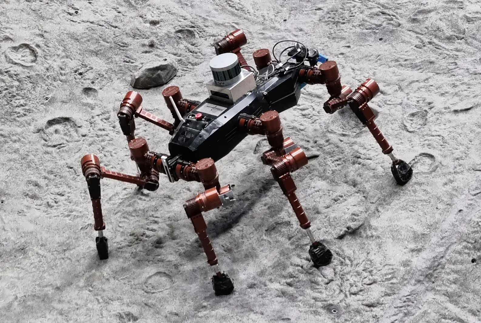 Vamex3 Autonomously exploring mars with a heterogeneous robot swarm