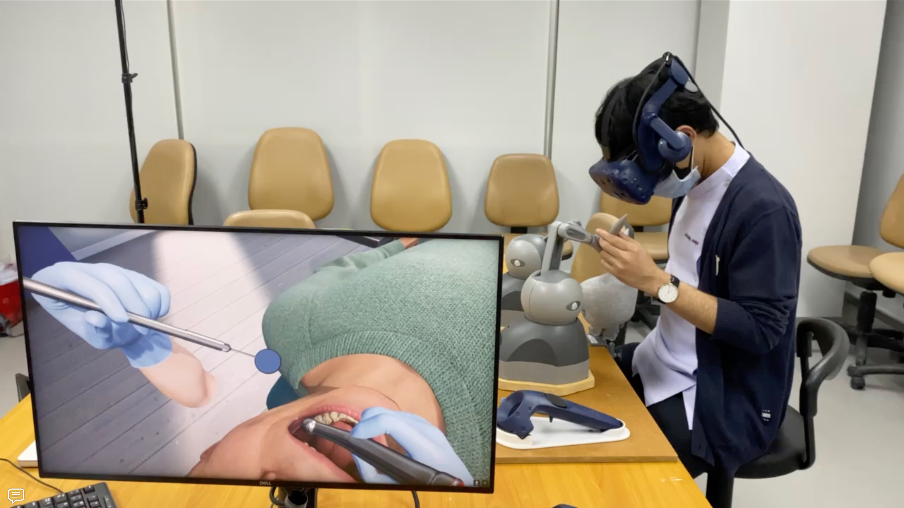 The Impact of 3D Stereopsis and Hand-Tool Alignment on Effectiveness of a VR-based Simulator for Dental Training